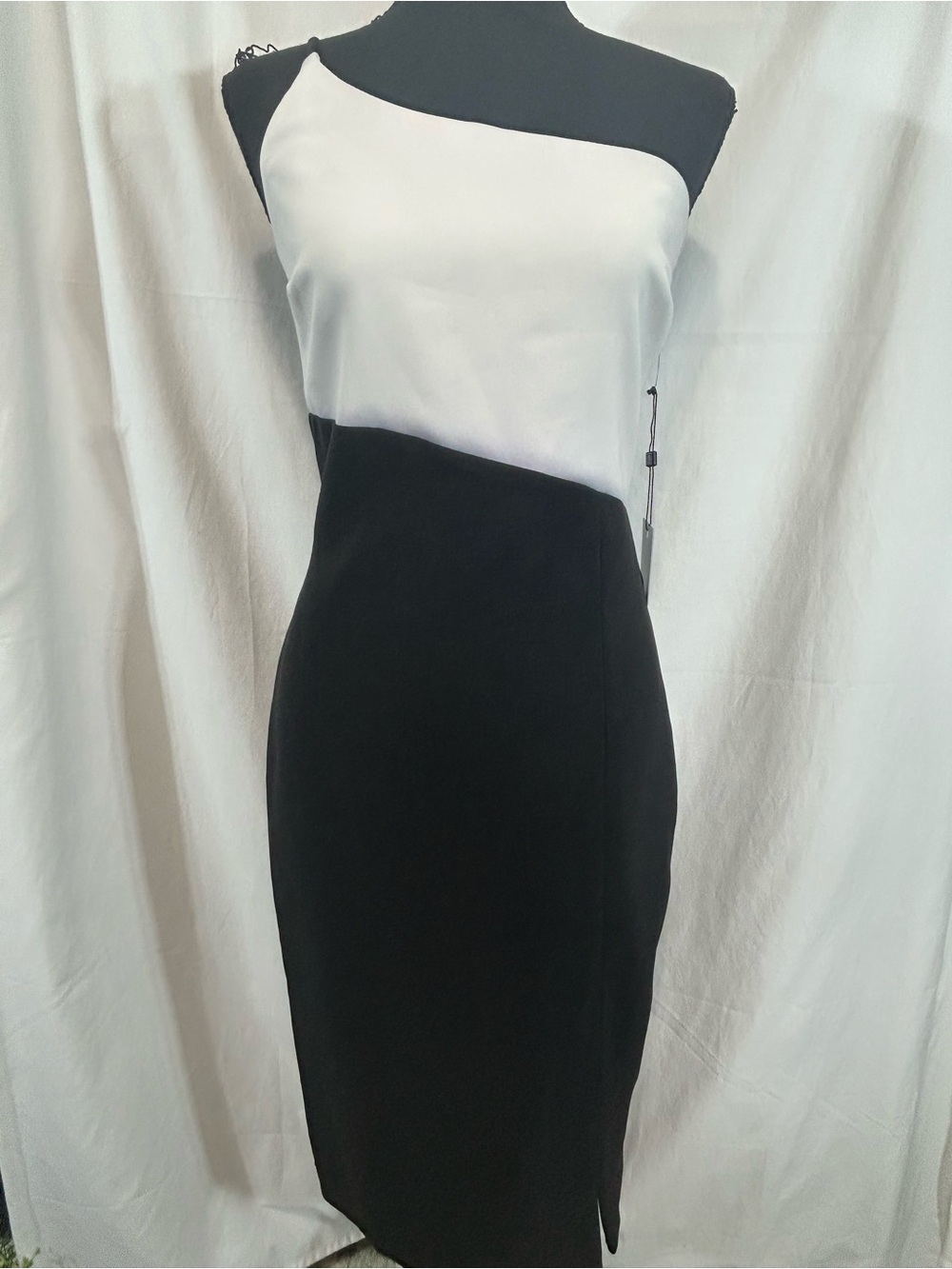 Laundry by Shelli Segal Black Ivory One Shoulder Sheath Dress Size 8 NWT